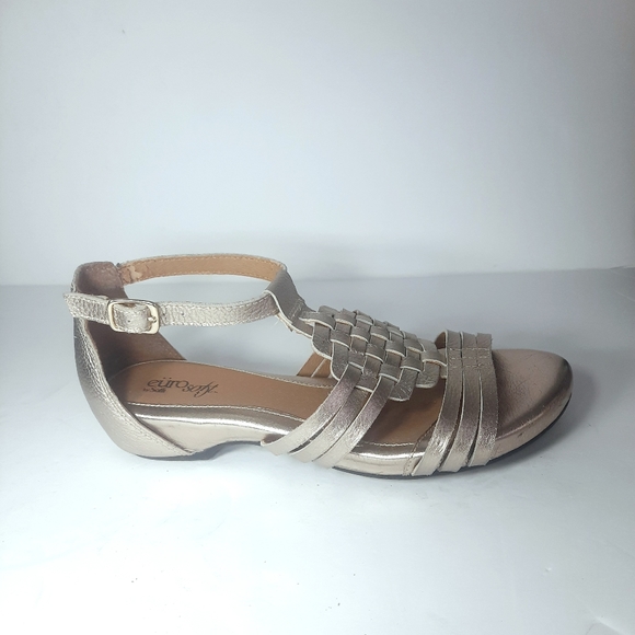 Euro Soft metallic sandals size 7 - Picture 2 of 11